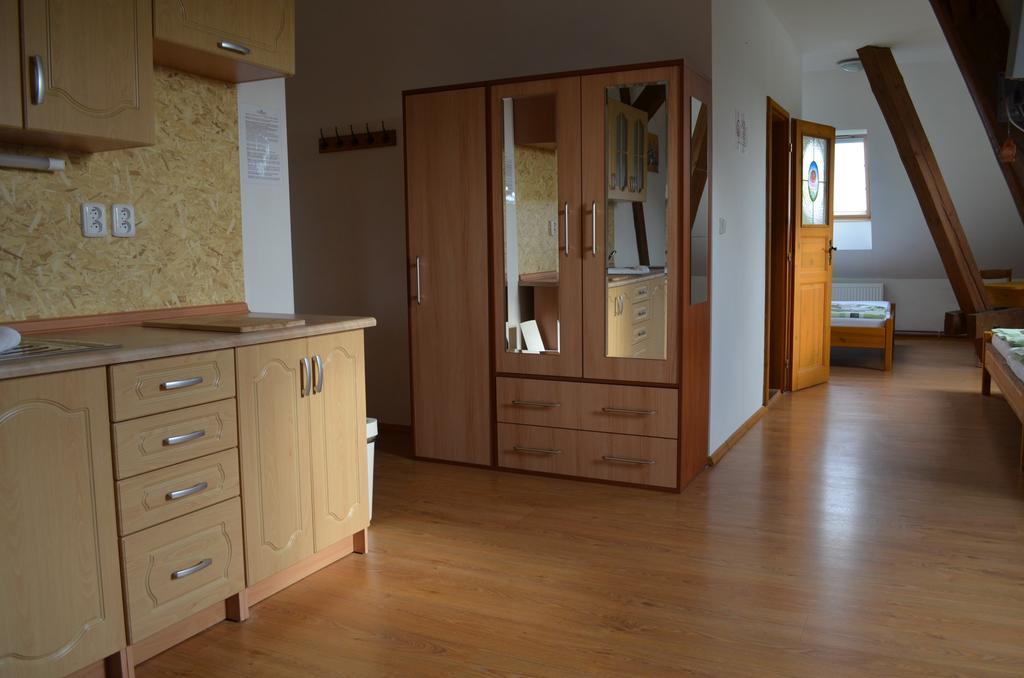 Famozclub Hotel Bakov nad Jizerou Phòng bức ảnh