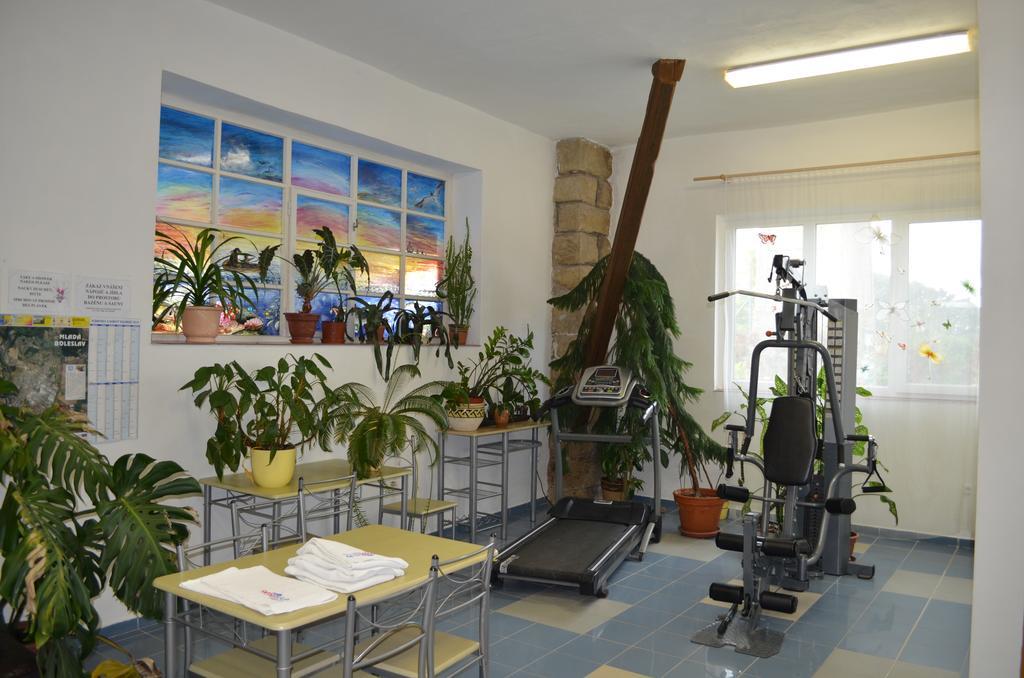 Famozclub Hotel Bakov nad Jizerou Ngoại thất bức ảnh