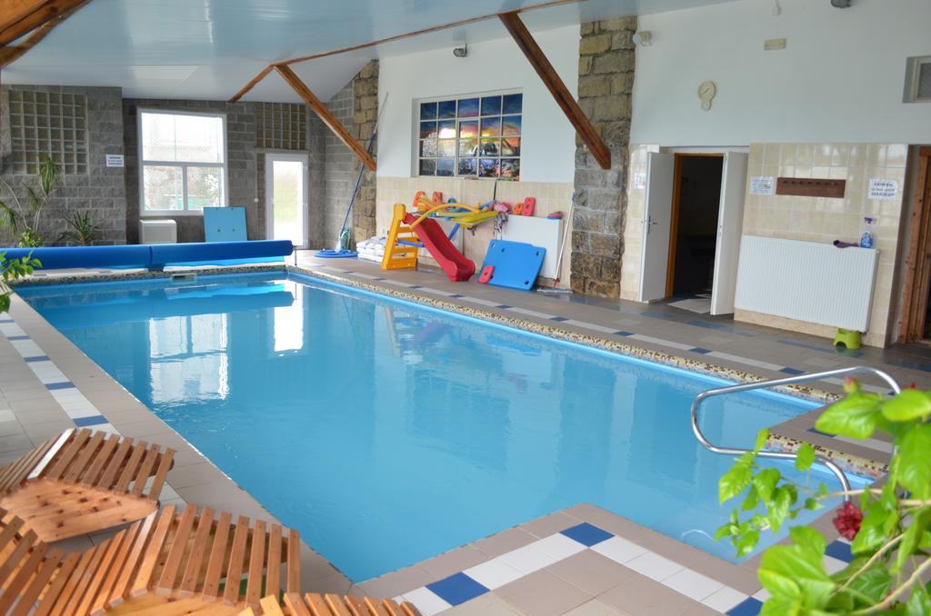 Famozclub Hotel Bakov nad Jizerou Ngoại thất bức ảnh
