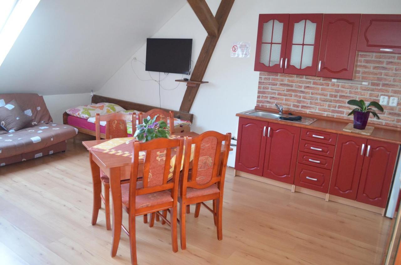 Famozclub Hotel Bakov nad Jizerou Ngoại thất bức ảnh