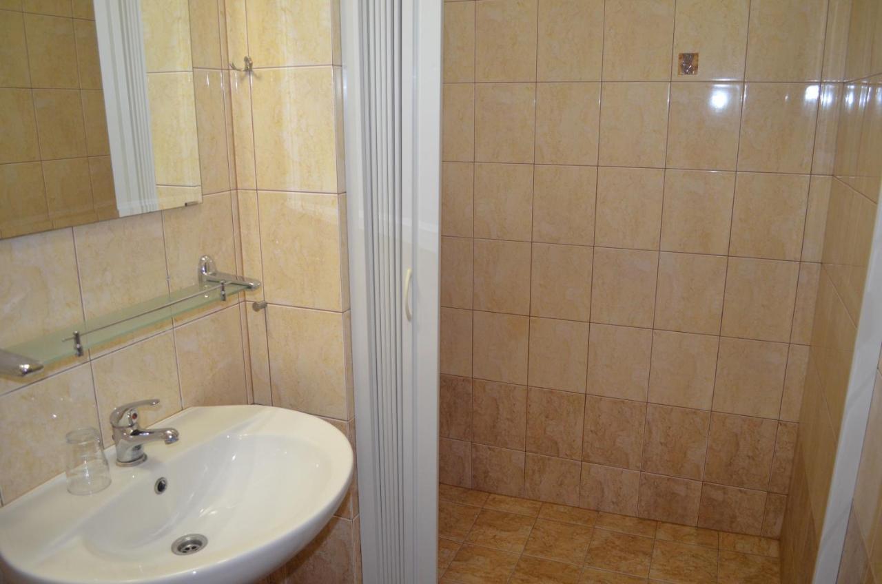 Famozclub Hotel Bakov nad Jizerou Phòng bức ảnh