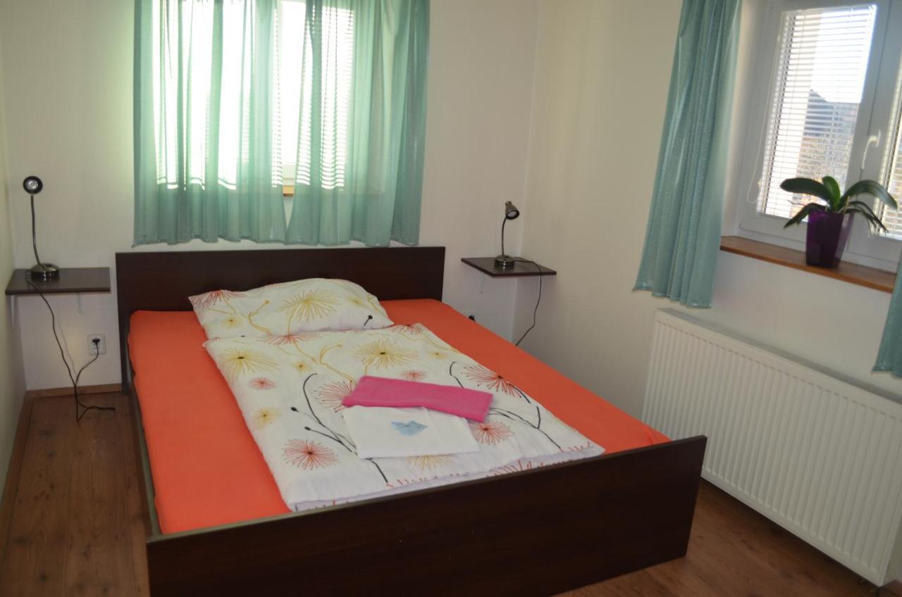 Famozclub Hotel Bakov nad Jizerou Phòng bức ảnh